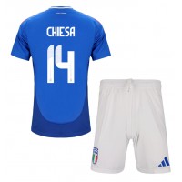 Camisa de Futebol Itália Federico Chiesa #14 Equipamento Principal Infantil Europeu 2024 Manga Curta (+ Calças curtas)